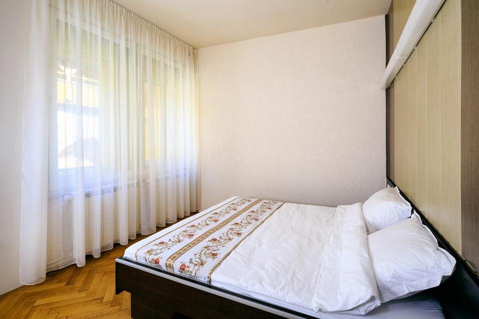 Schiller Apartment - Old Town Sibiu Esterno foto
